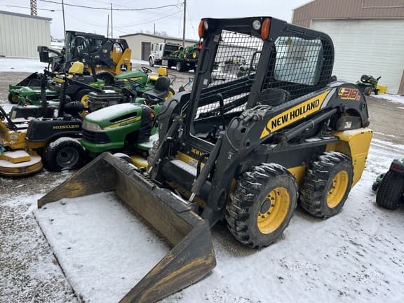 Image of New Holland L218 equipment image 1