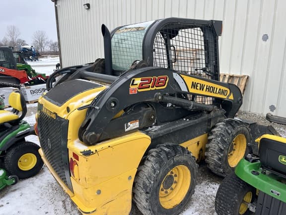 Image of New Holland L218 equipment image 4