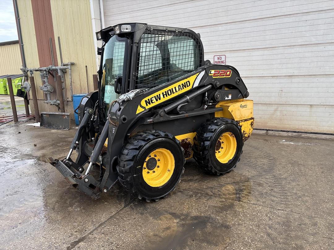 Image of New Holland L220 Primary image