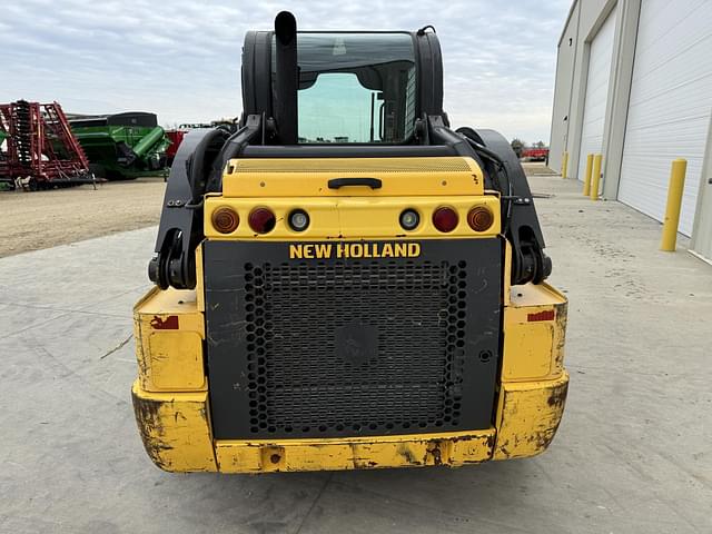 Image of New Holland L220 equipment image 3