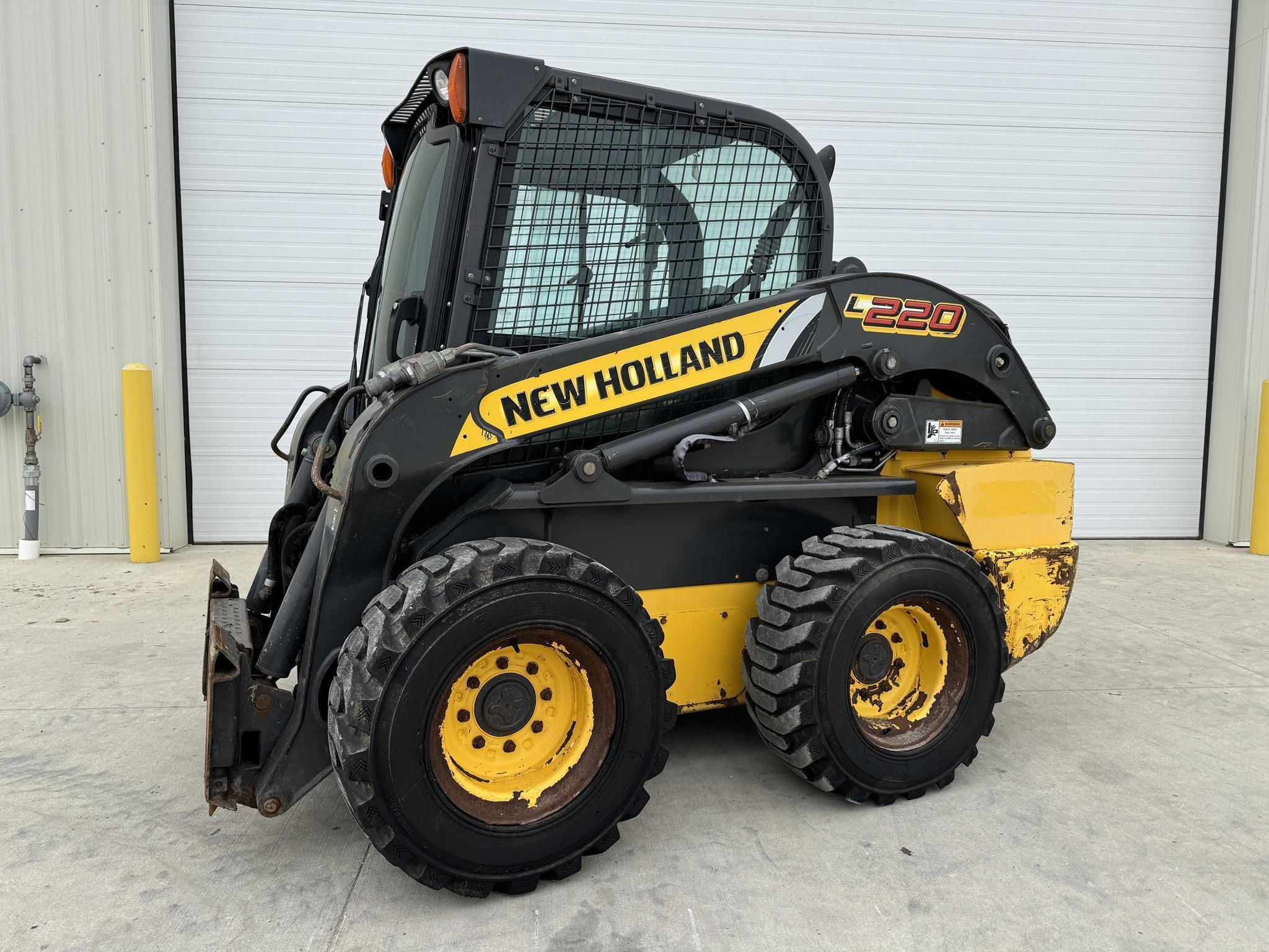 Main image New Holland L220