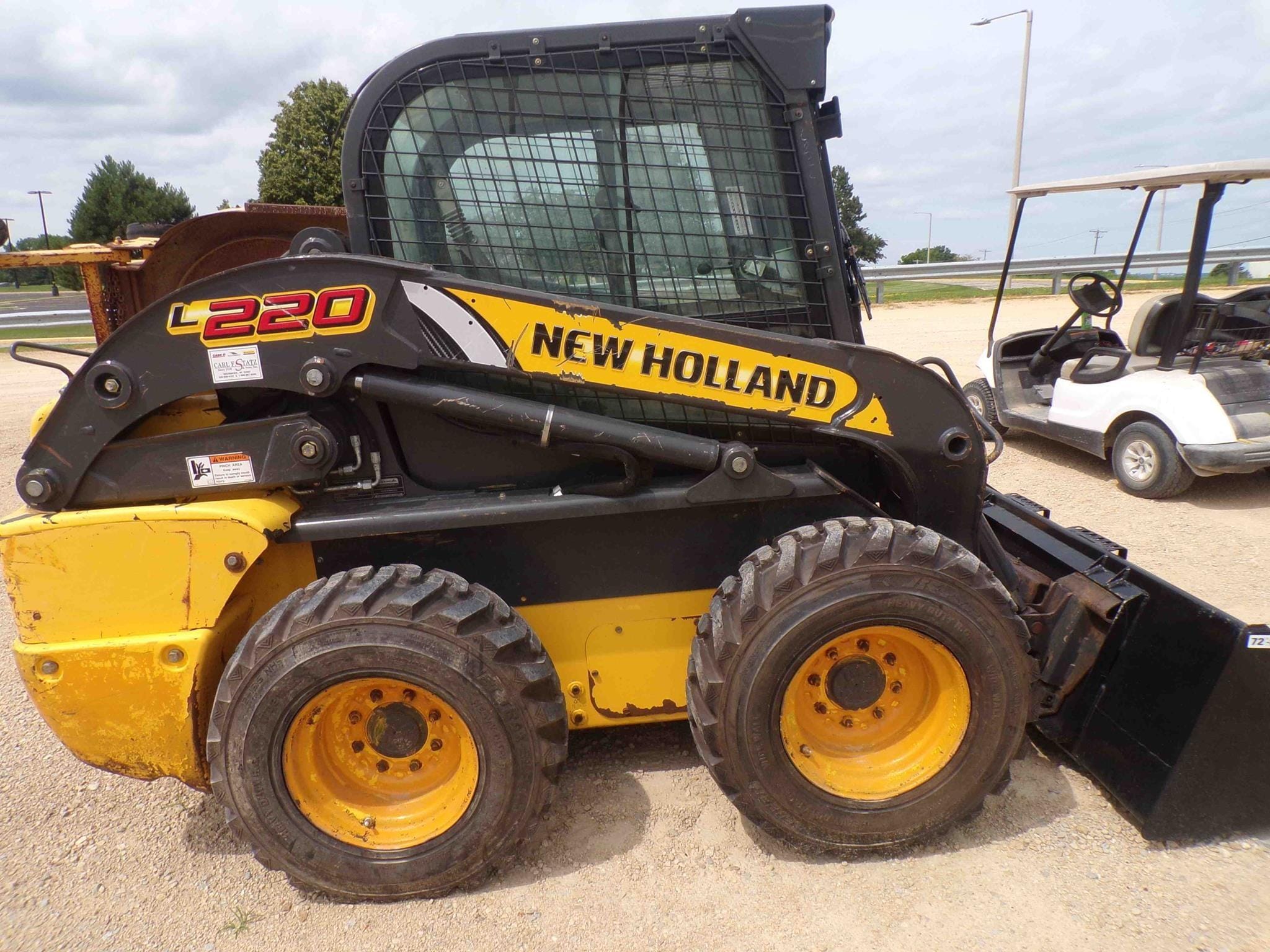 2014 New Holland L220 Equipment Image0