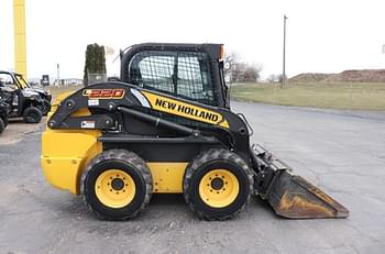 2014 New Holland L220 Equipment Image0