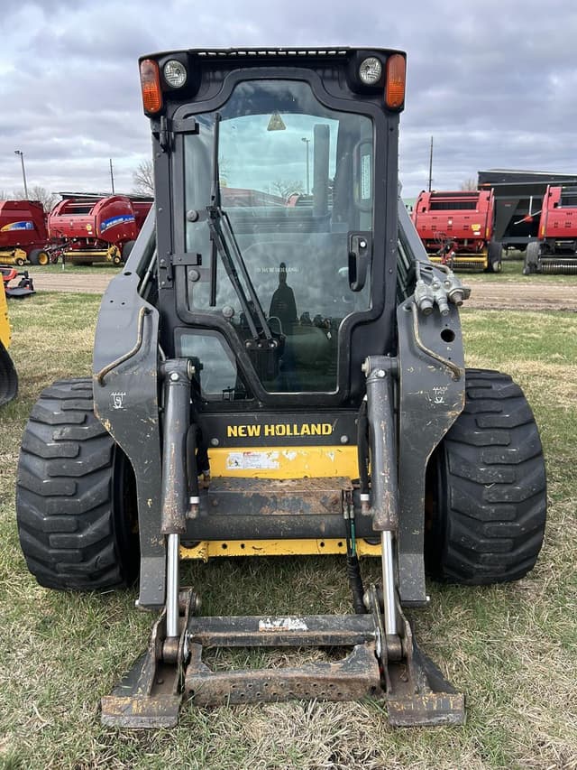 Image of New Holland L230 equipment image 2