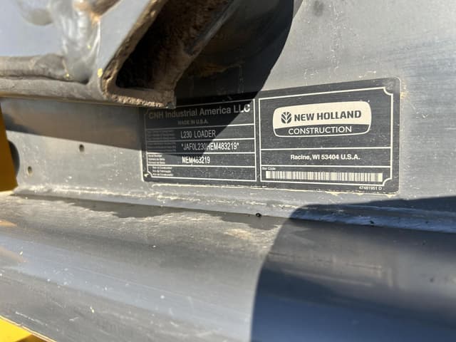 Image of New Holland L230 equipment image 2