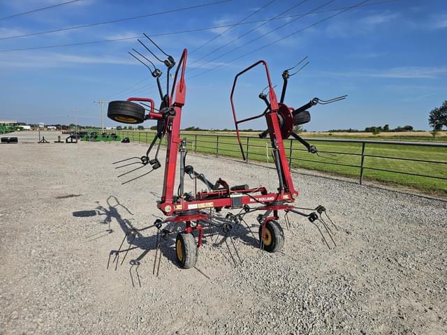 Image of New Holland ProTed 3417 equipment image 3