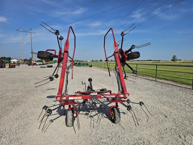 Image of New Holland ProTed 3417 equipment image 4