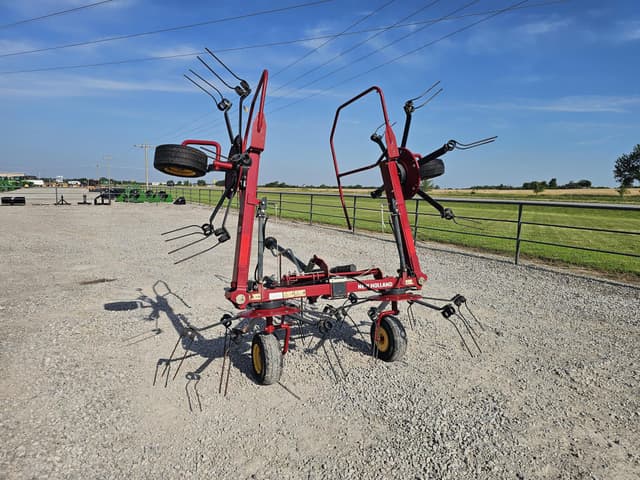 Image of New Holland ProTed 3417 equipment image 3