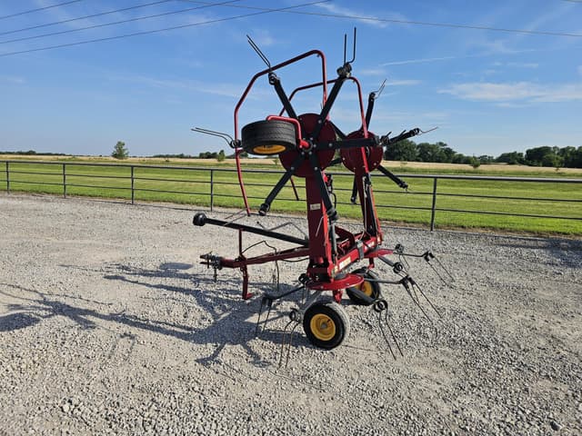 Image of New Holland ProTed 3417 equipment image 2