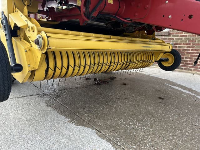 Image of New Holland RB450 equipment image 2