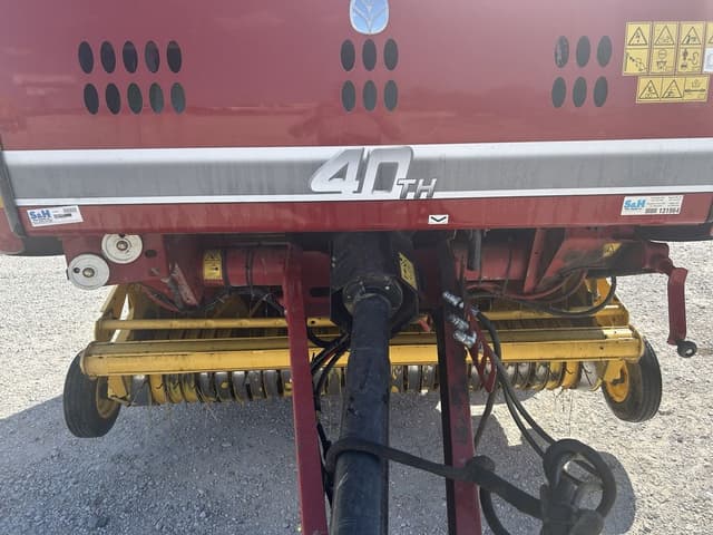 Image of New Holland RB460 equipment image 4