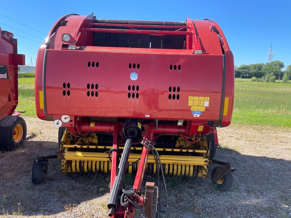 Main image New Holland RB560