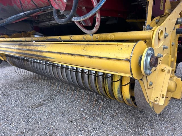 Image of New Holland RB560 equipment image 3