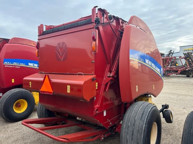 Image of New Holland RB560 equipment image 2