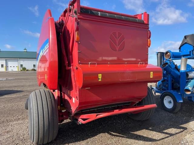 Image of New Holland RB560 equipment image 3