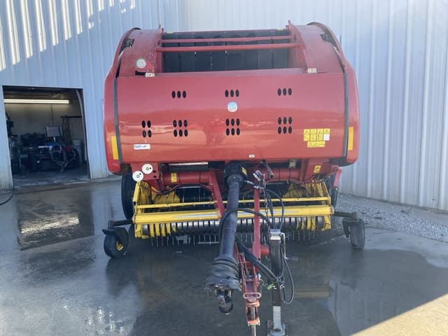 Image of New Holland RB560 Specialty Crop equipment image 3