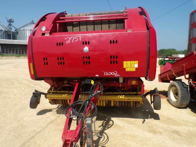 Image of New Holland RB560 equipment image 2