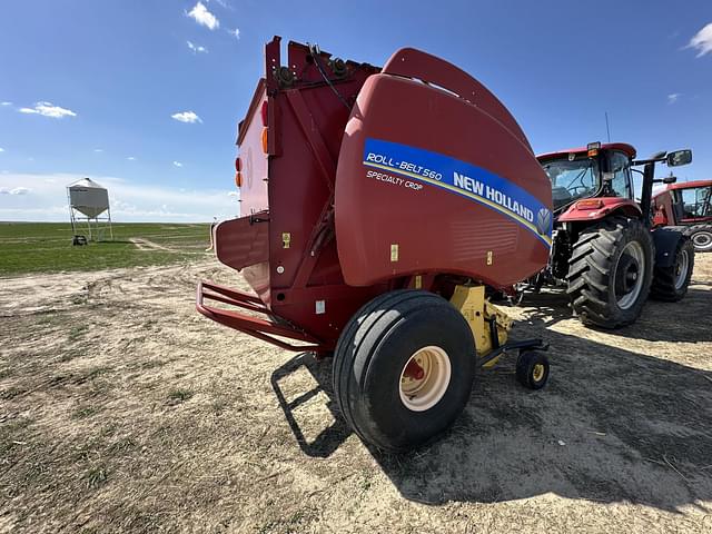 Image of New Holland RB560 equipment image 2
