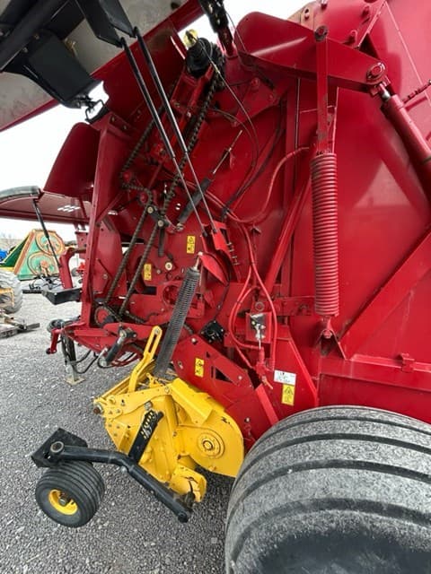Image of New Holland RB560 equipment image 4