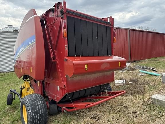 Image of New Holland RB560 Specialty Crop equipment image 4
