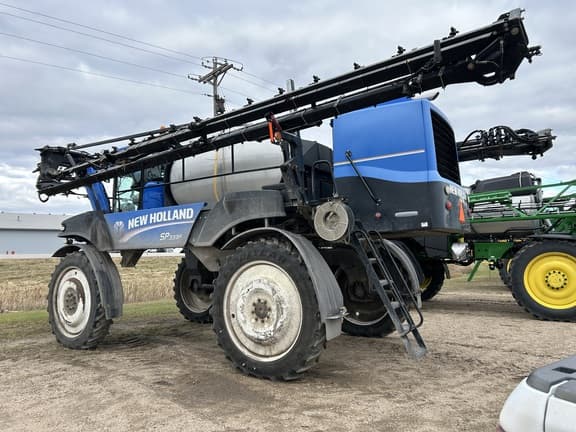 Image of New Holland SP333F equipment image 4