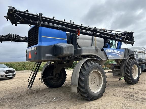Image of New Holland SP333F equipment image 2