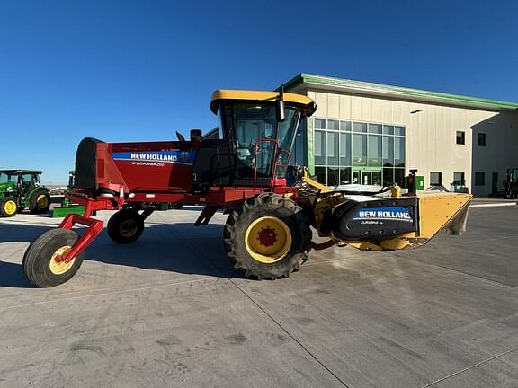 Image of New Holland Speedrower 200 Primary image