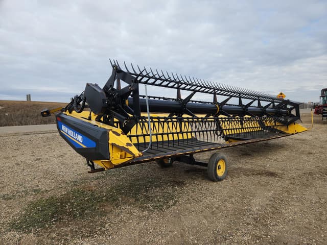 Image of New Holland Speedrower 200 equipment image 3