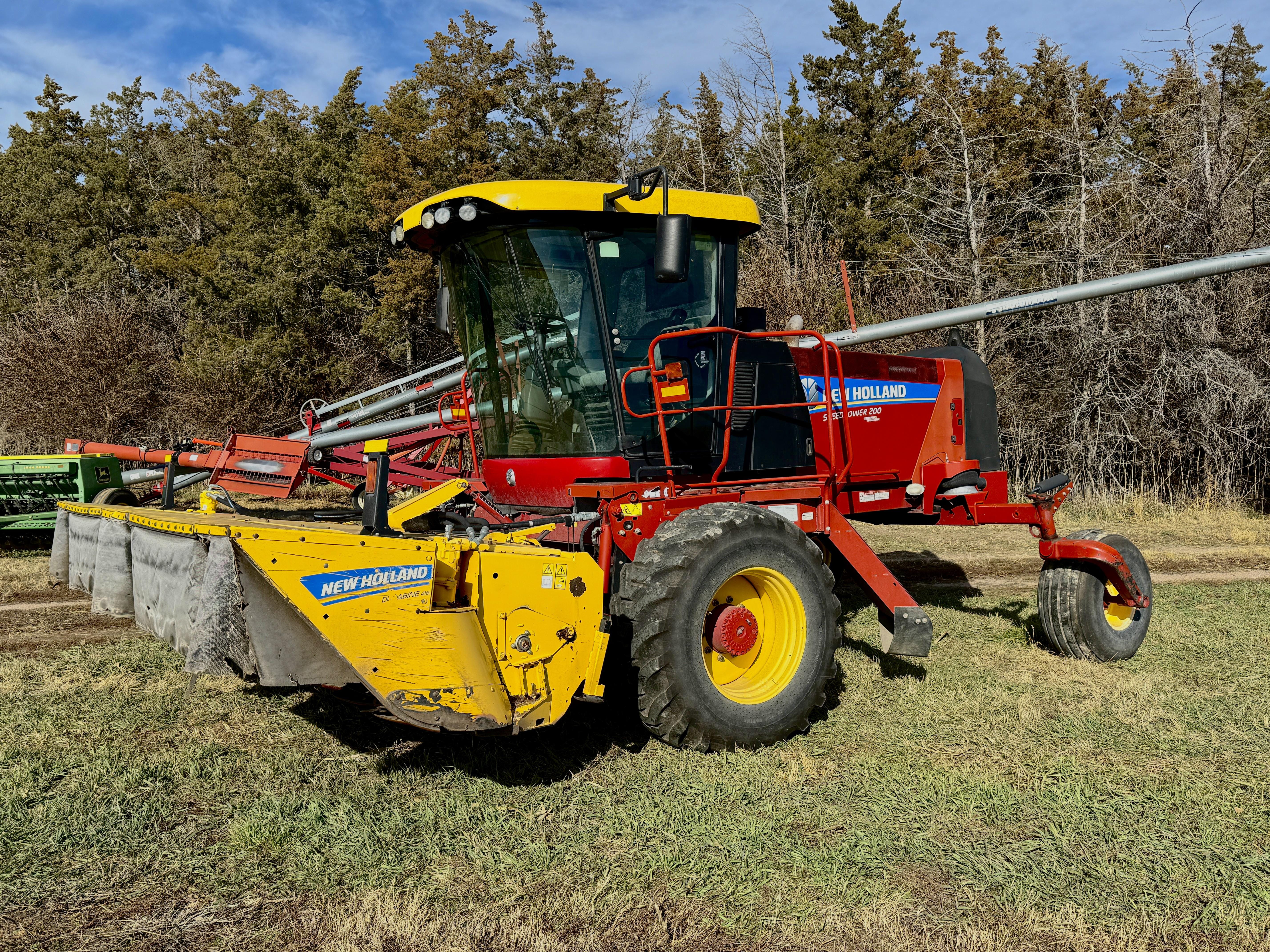 Main image New Holland Speedrower 200