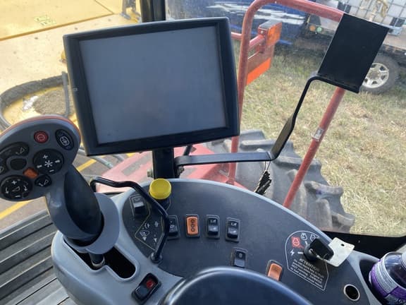 Image of New Holland Speedrower 240 equipment image 2