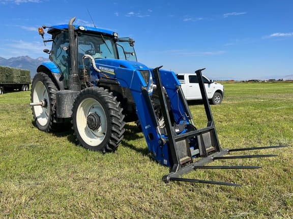 2014 New Holland T7.210 Equipment Image0
