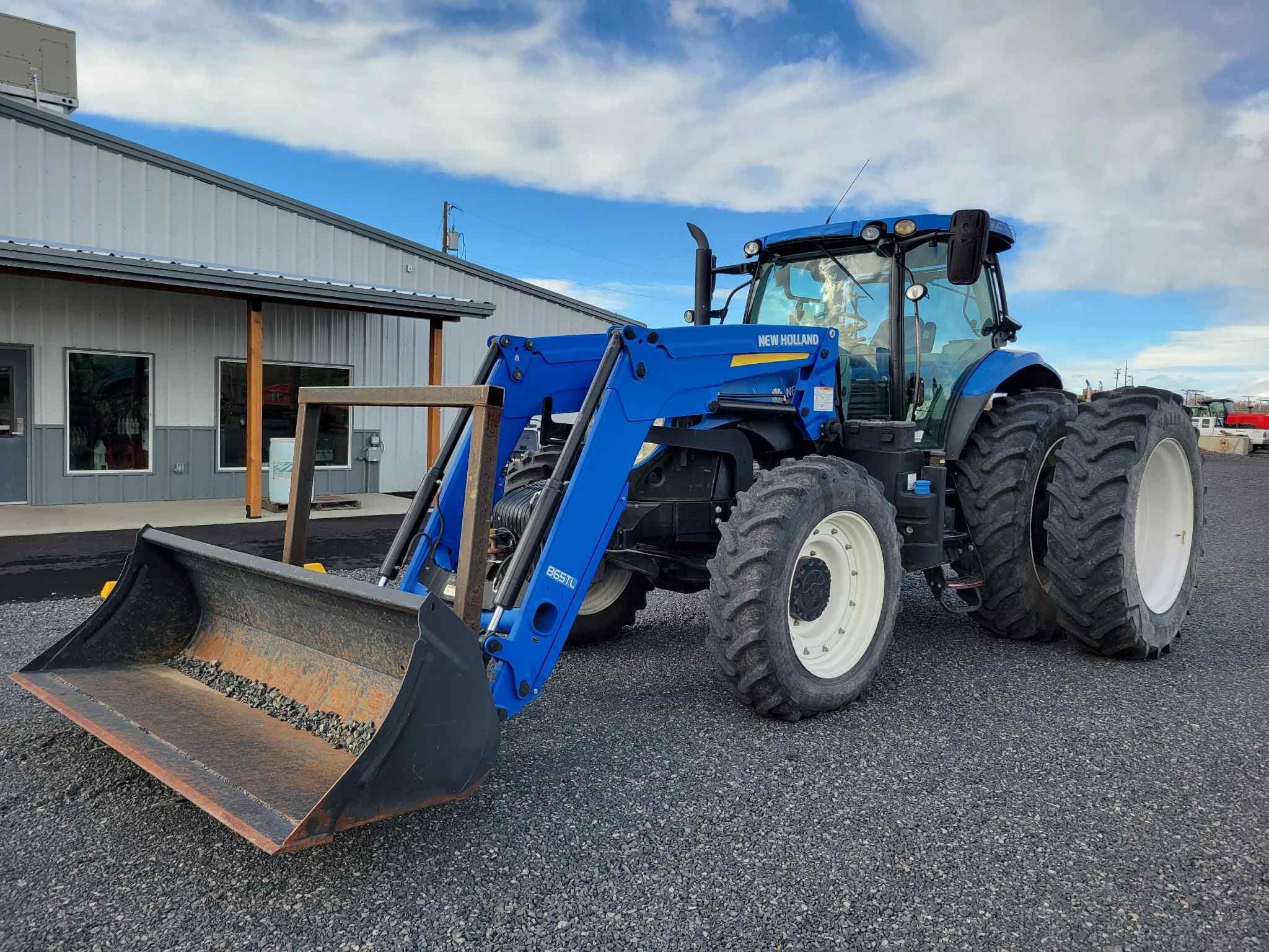 2014 New Holland T7.230 Equipment Image0