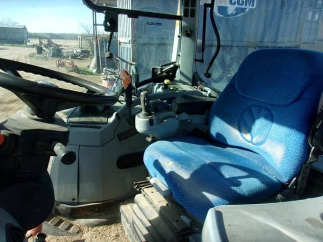 Image of New Holland T7.235 equipment image 4