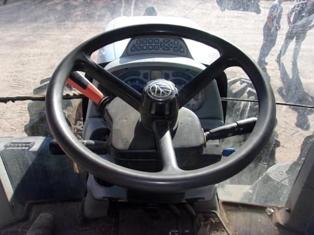 Image of New Holland T7.235 equipment image 2