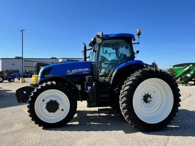 2014 New Holland T7.260 Equipment Image0