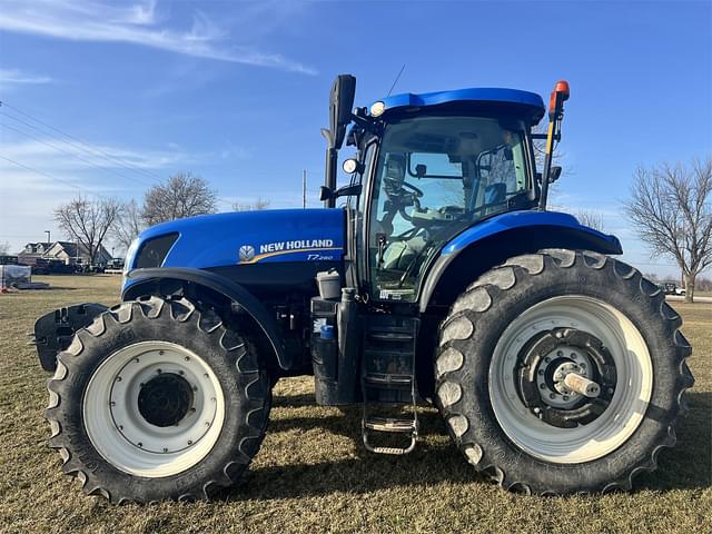 Image of New Holland T7.260 equipment image 2