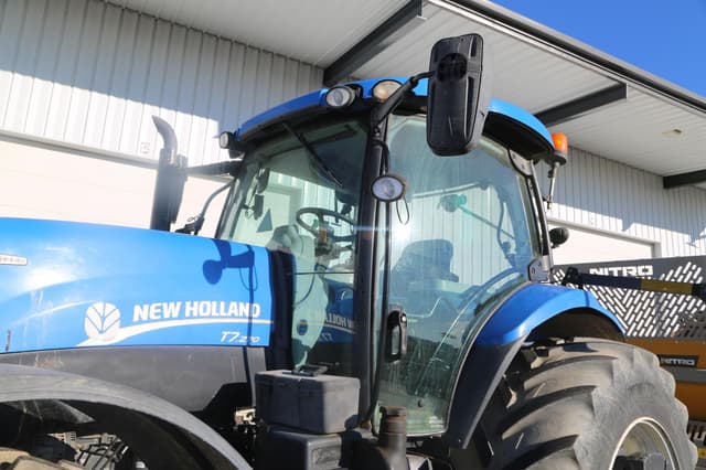 Image of New Holland T7.270 equipment image 2