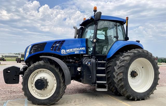 Image of New Holland T8.275 equipment image 1