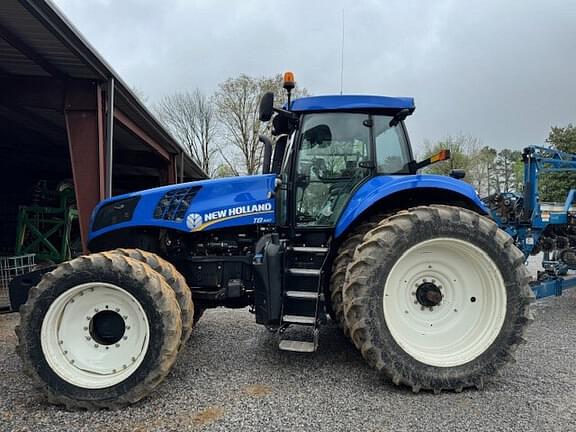 Image of New Holland T8.330 equipment image 3