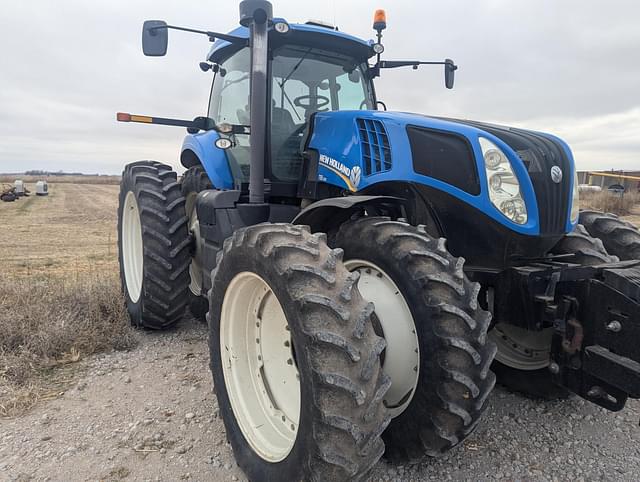 Image of New Holland T8.330 equipment image 2