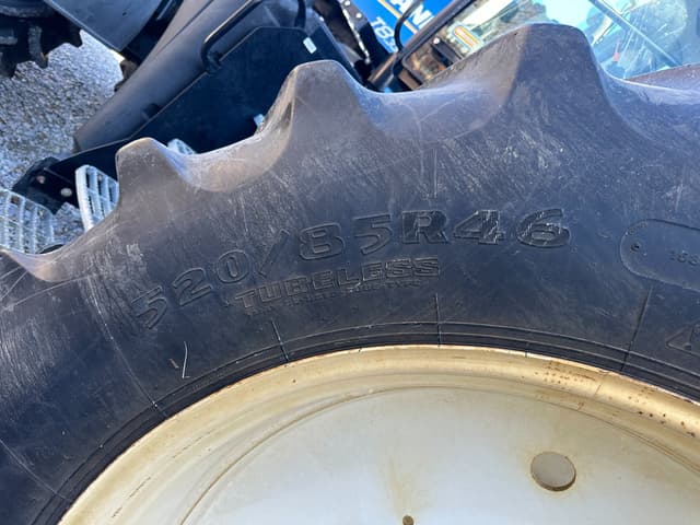 Image of New Holland T8.330 equipment image 4