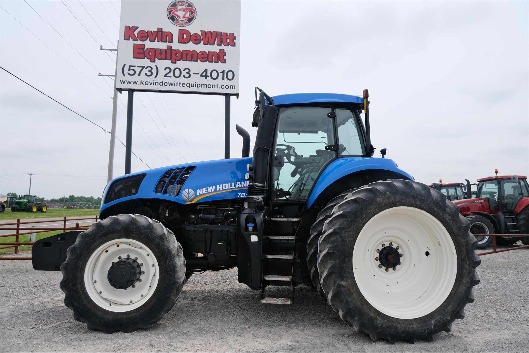 2014 New Holland T8.350 Equipment Image0