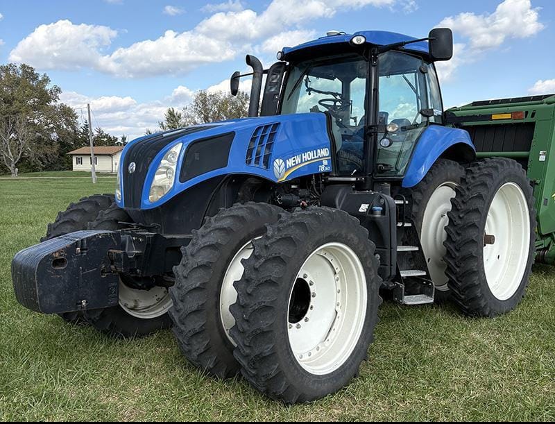 2014 New Holland T8.360 Equipment Image0