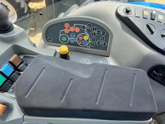 Image of New Holland T8.360 equipment image 4