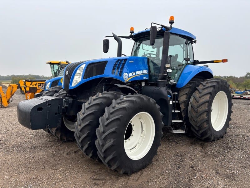 2014 New Holland T8.380 Equipment Image0