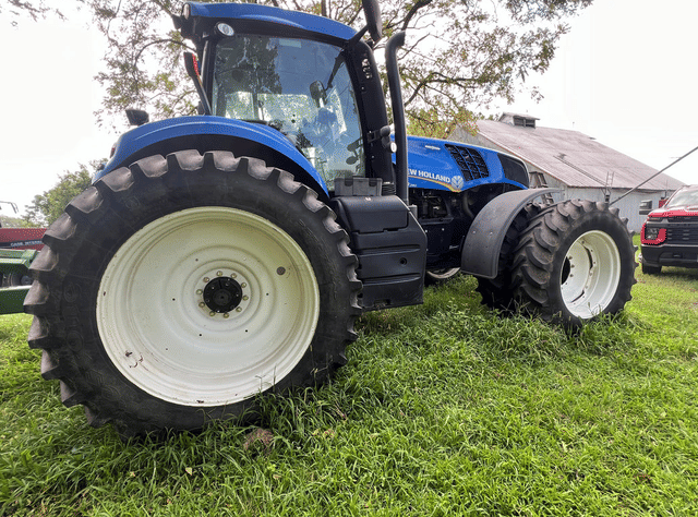 Image of New Holland T8.390 equipment image 3