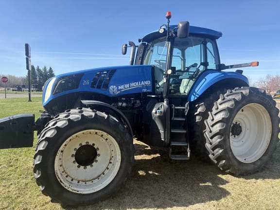 2013 New Holland T8.390 Equipment Image0