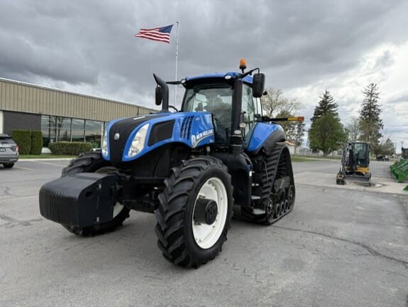 2014 New Holland T8.435 SmartTrax Equipment Image0