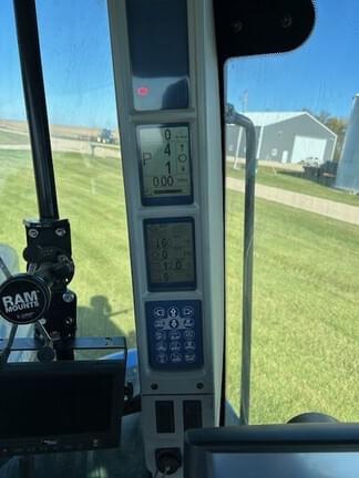 Image of New Holland T9.670 equipment image 4