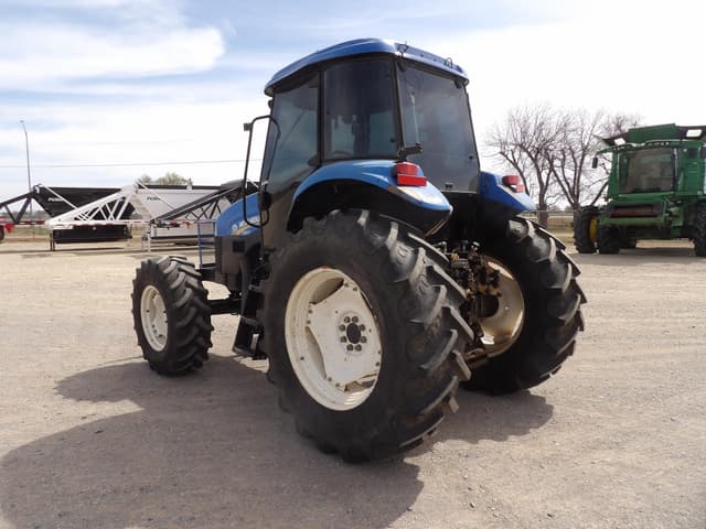 Image of New Holland TS6.110 equipment image 4